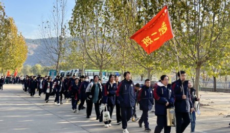 冬日暖阳行  研学乐且思 ——潍坊市书画艺术行业产教融合共同体开展冬季研学实践活动